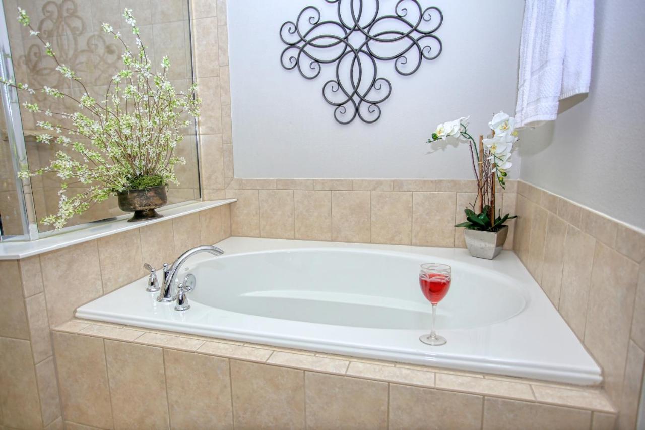 Twin Palms Family Vacation Villa Кисими Екстериор снимка