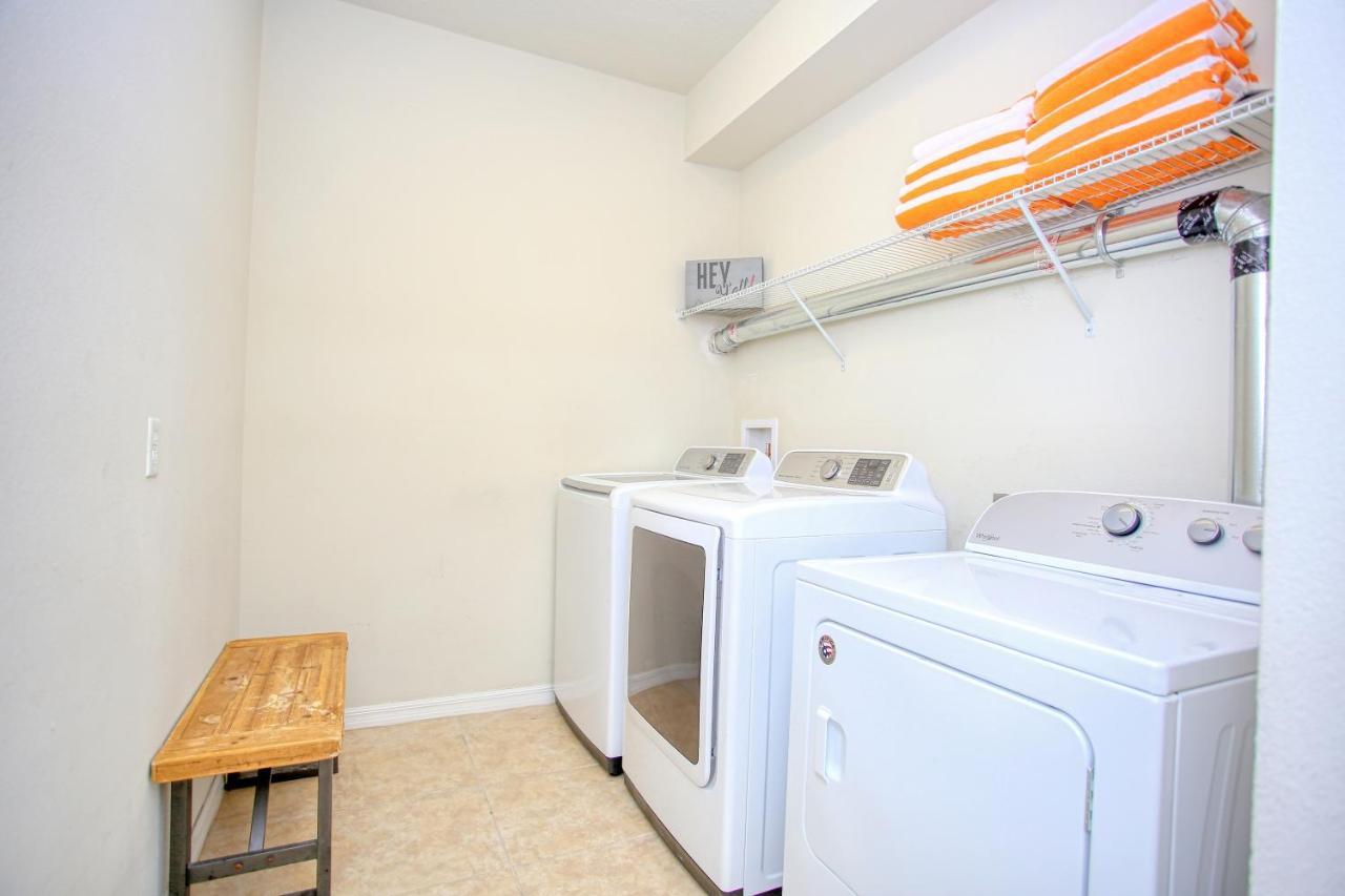 Twin Palms Family Vacation Villa Кисими Екстериор снимка